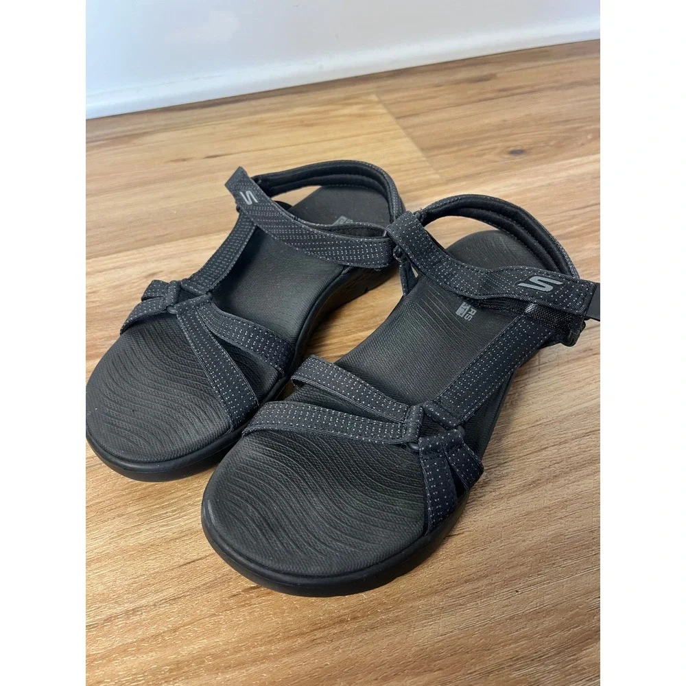 Skechers On-The-Go 600 Brilliancy Sandals Womens 8 Black Strappy Goga Mat 141451